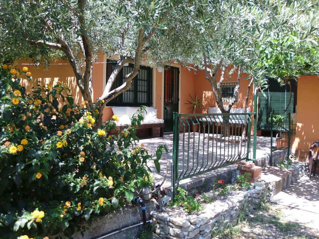 Il Vigneto "Cottage" Gaggi Pokoj fotografie